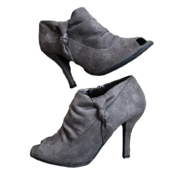 MOSSIMO faux suede scrunched shootie bootie peep toe heels size 6 - Picture 1 of 9